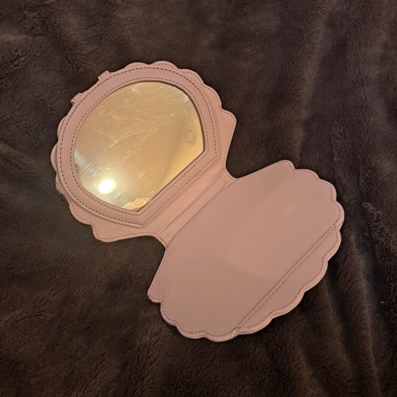 3/$60 🌸 Sumikko Gurashi Foldable Mirror - Picture 4 of 5